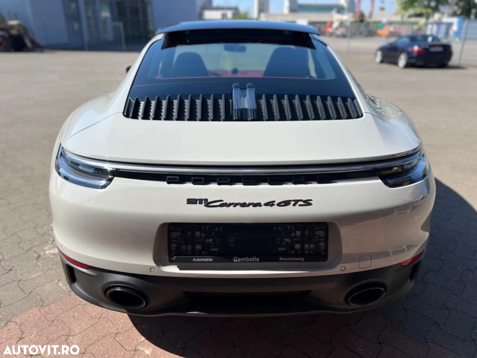 Porsche 911 Carrera Cabrio 4 GTS PDK - 8
