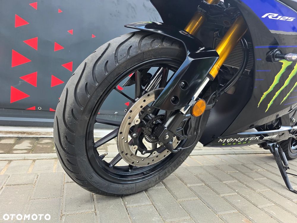 Yamaha YZF - 26