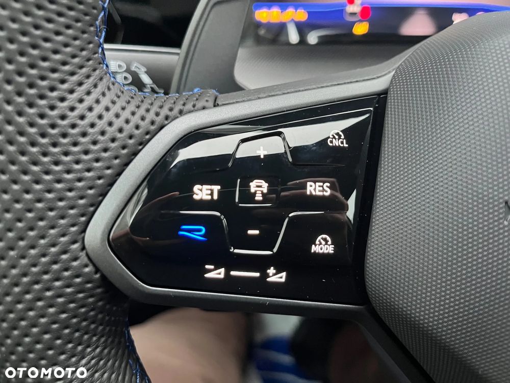 Volkswagen Golf 2.0 TSI 4Motion R DSG - 16