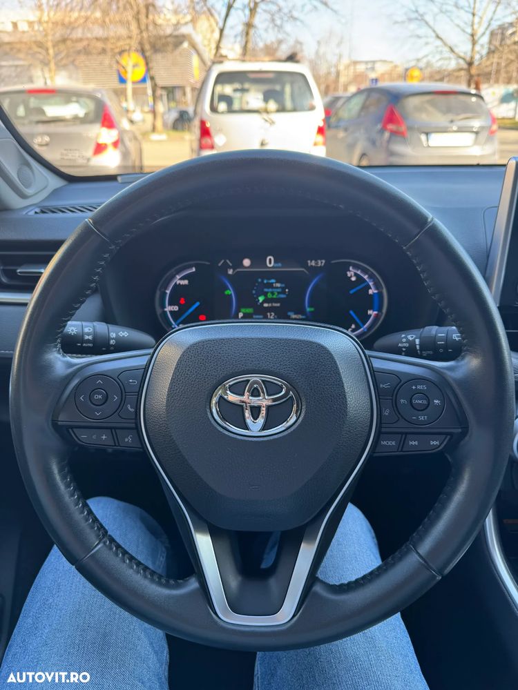 Toyota RAV4 - 6