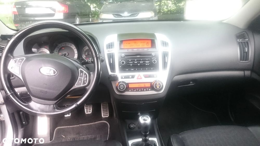 Kia Ceed 2.0 crdi Optimum + - 5