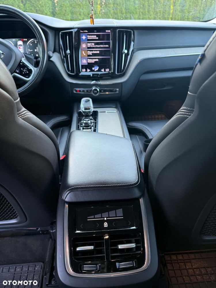 Volvo XC 60 B4 D AWD Inscription - 14