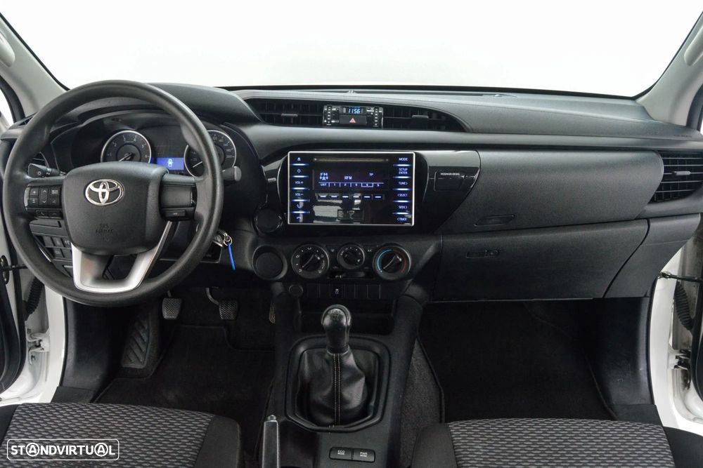 Toyota Hilux 2.4 D-4D 4X2 Cabine Extra 3L - 7
