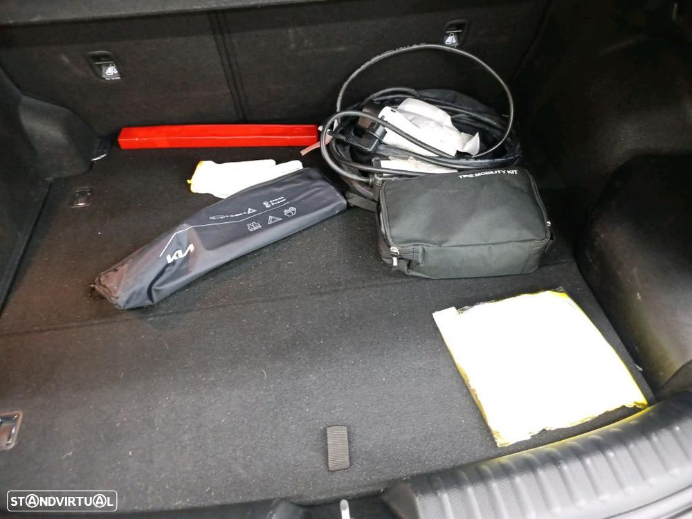 Kia XCeed 1.6 GDi PHEV Drive - 11