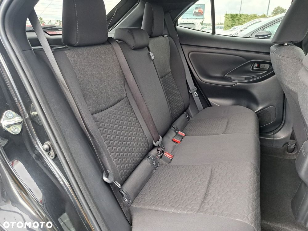 Toyota Yaris Cross Hybrid 1.5 Comfort 4x4 - 21