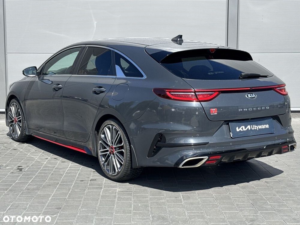 Kia ProCeed 1.6 T-GDI GT DCT - 11