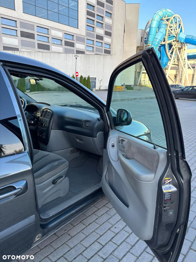 Chrysler Voyager 2.4 SE - 8