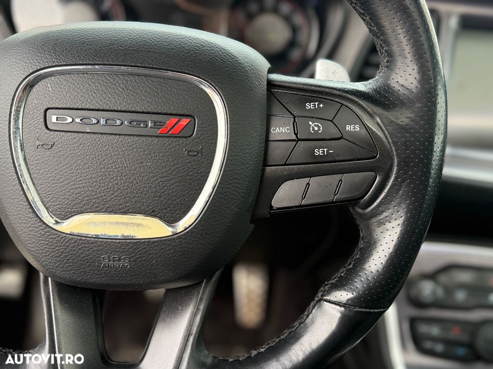 Dodge Challenger - 5