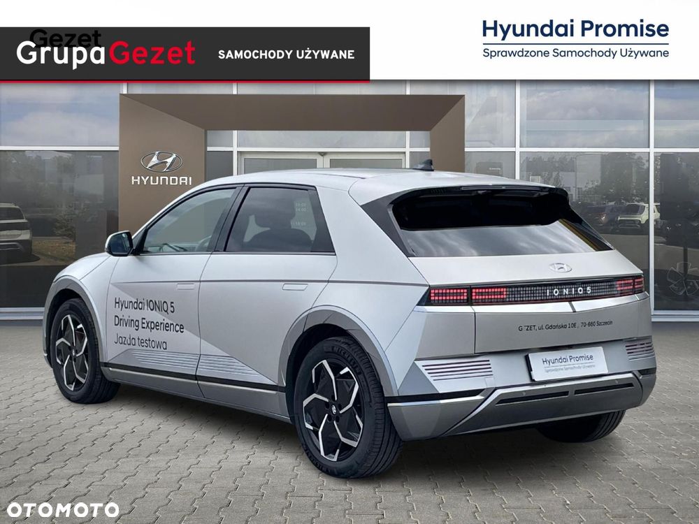 Hyundai IONIQ - 3