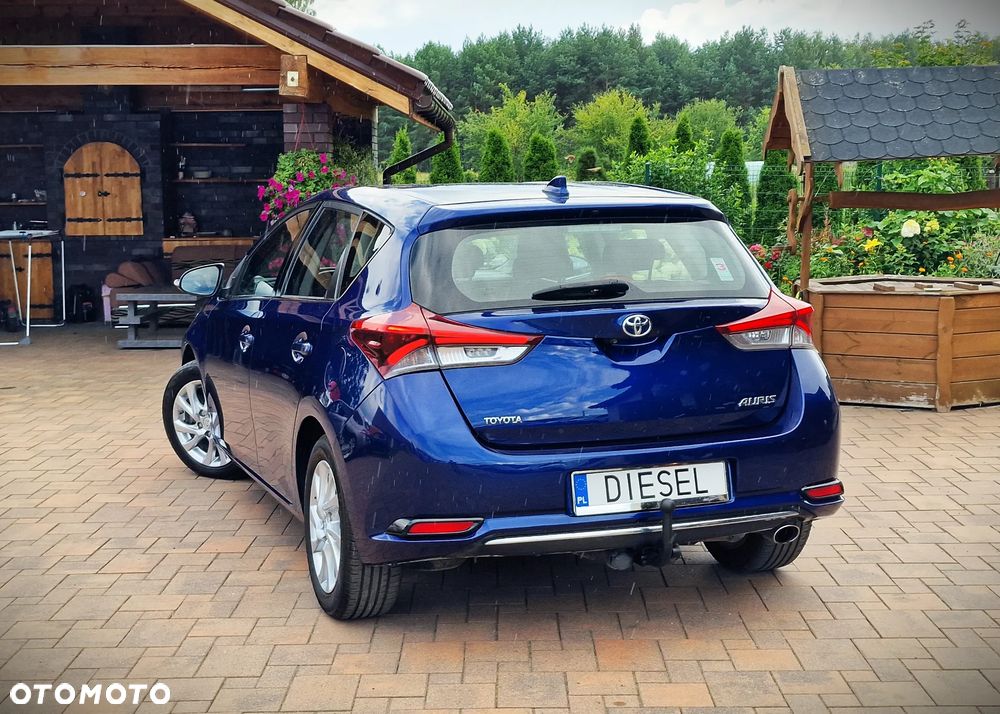 Toyota Auris 1.6 D-4D Prestige - 17