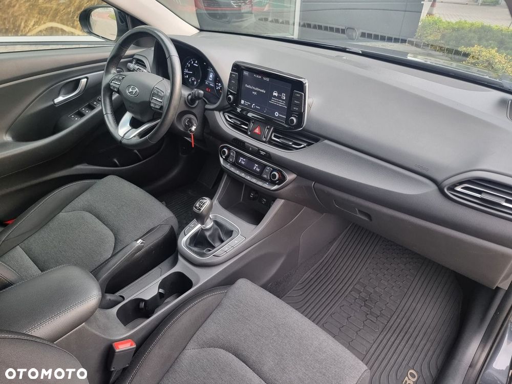 Hyundai i30 1.5 DPI Smart - 17
