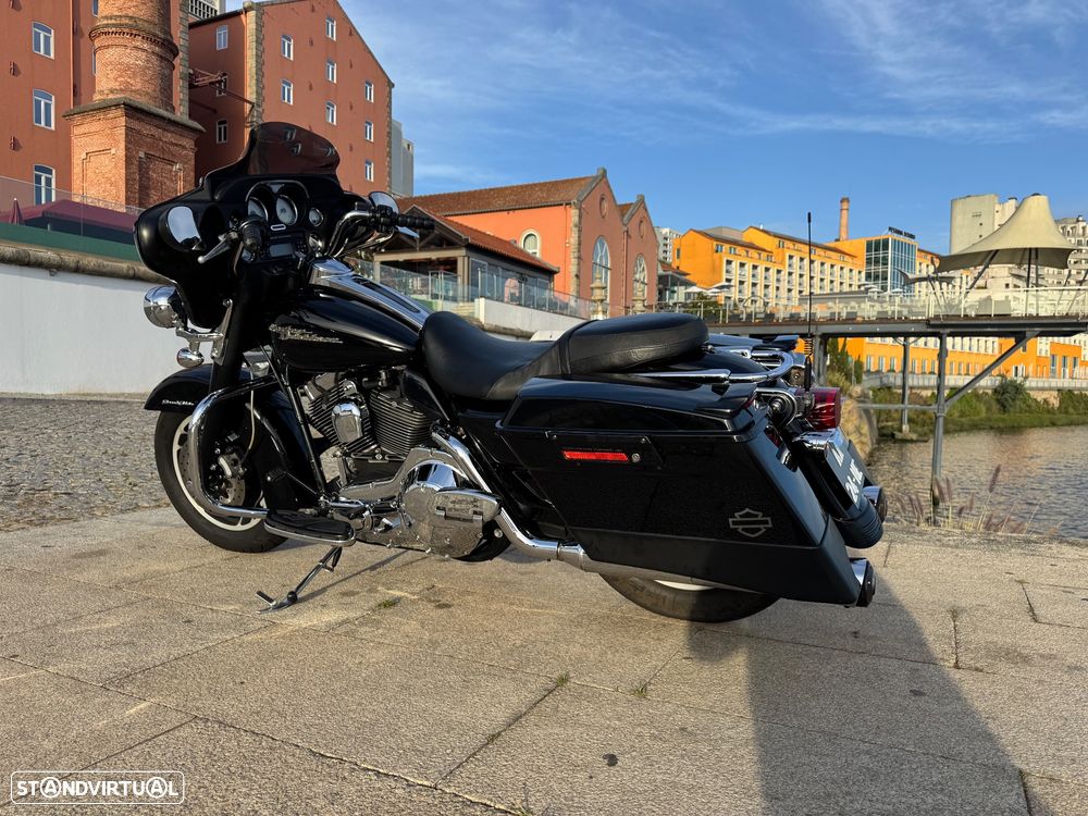 Harley-Davidson Street Street Glide - 4