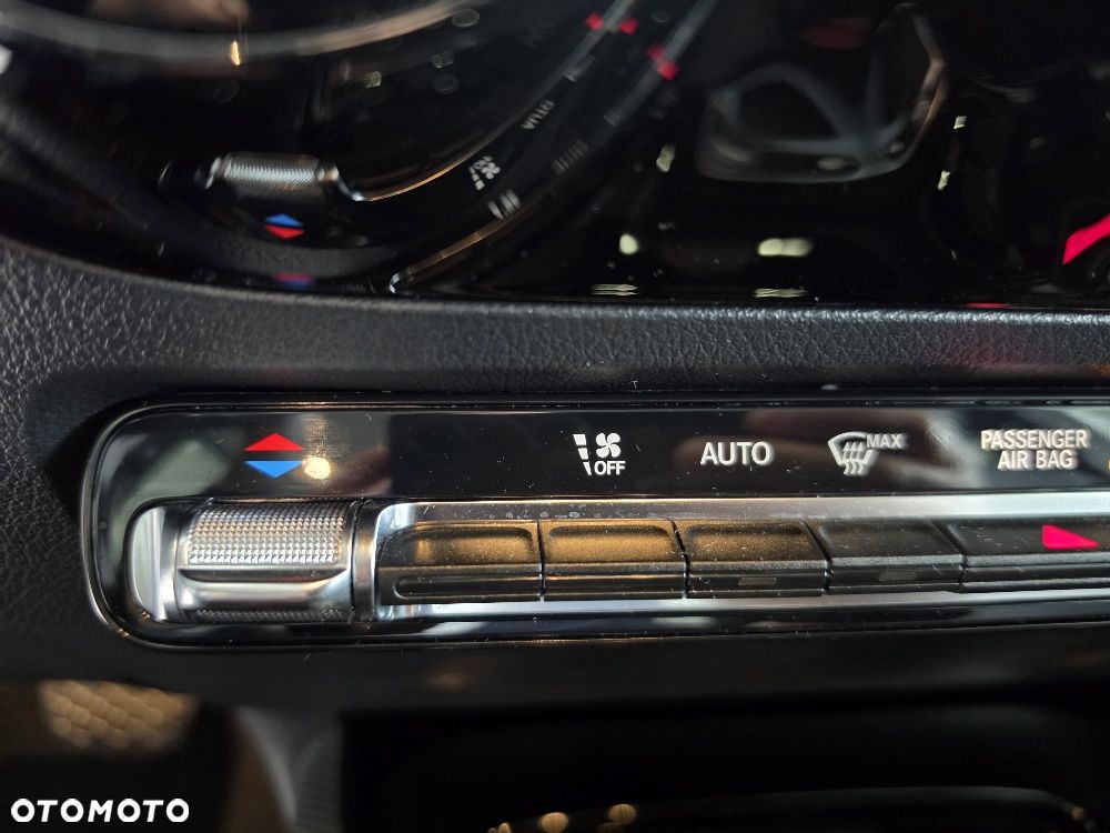 Mercedes-Benz GLA 200 Style - 13