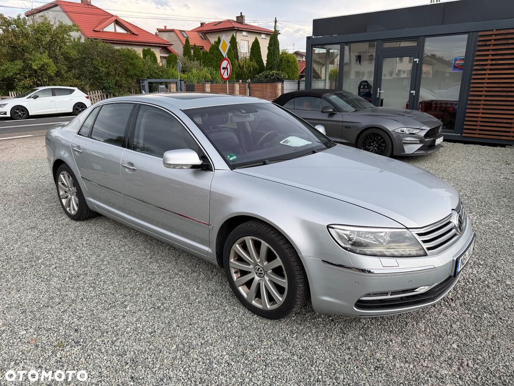 Volkswagen Phaeton 4.2 V8 4MOTION Automatik (5 Sitzer) - 19