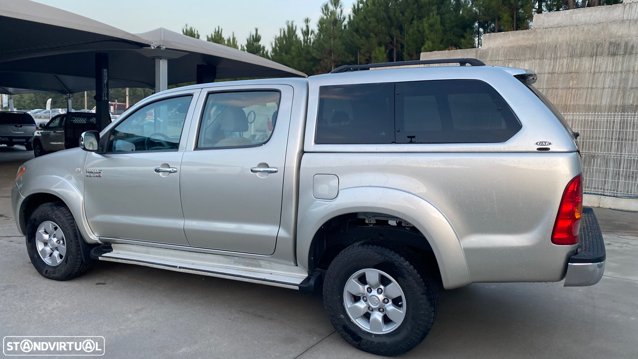 Toyota Hilux 3.0 D-4D 4WD CD Tracker CA - 10