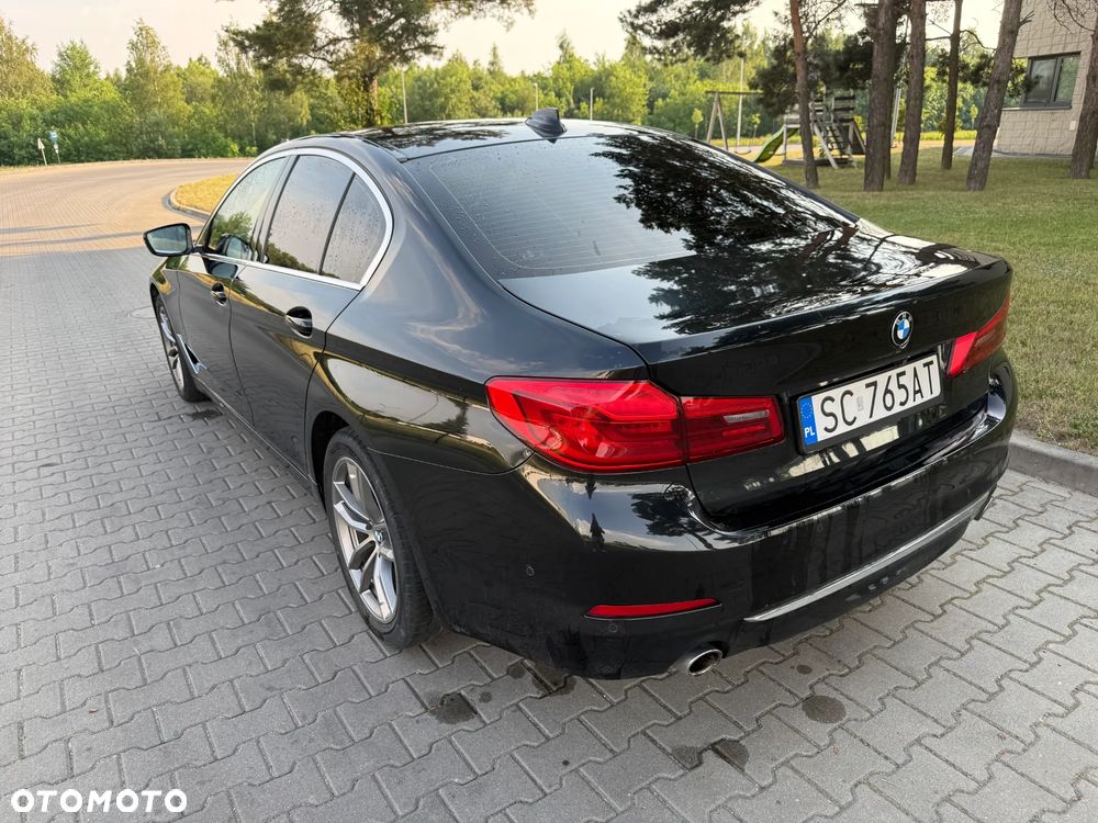 BMW Seria 5 530d xDrive Sport-Aut Luxury Line - 3
