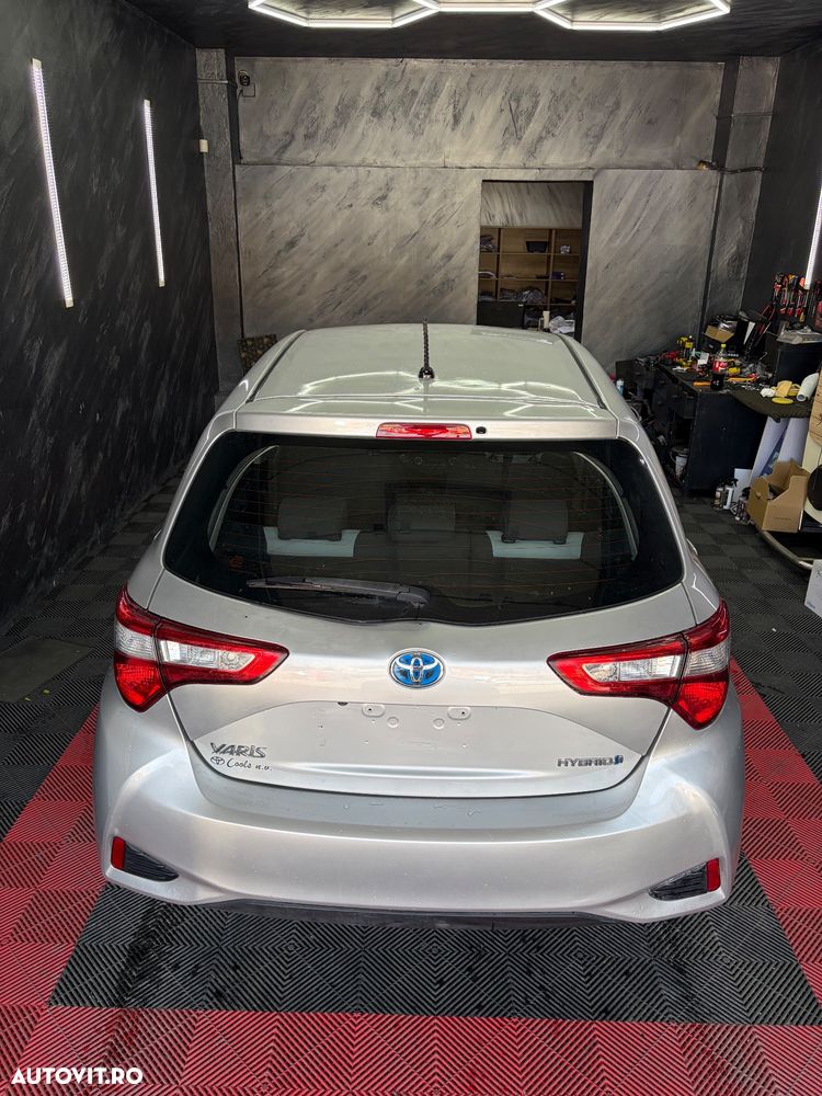 Toyota Yaris 1.5 VVT-i HSD Dynamic - 11