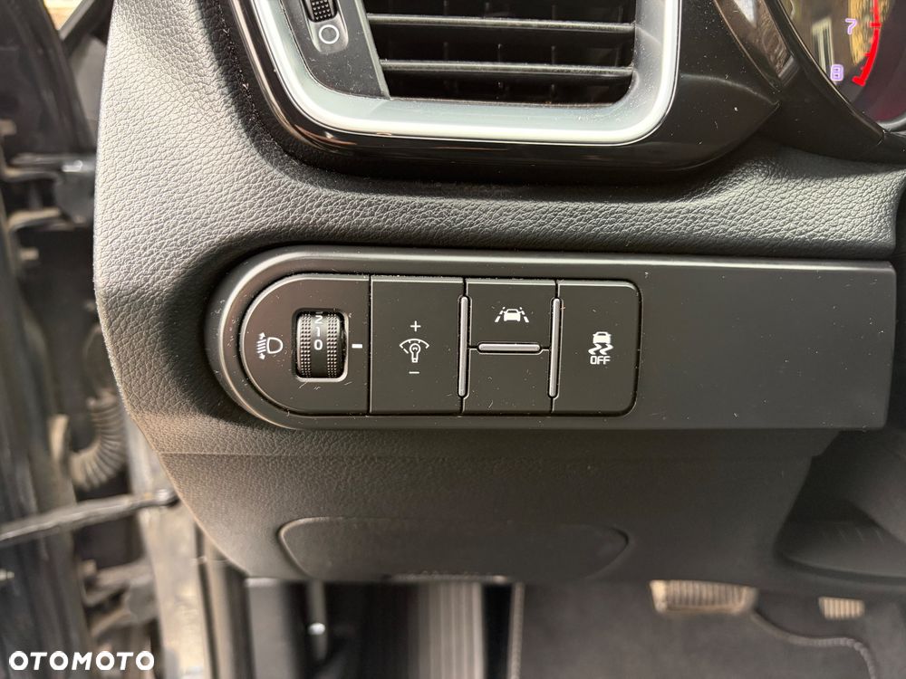Kia Ceed 1.4 T-GDI DCT OPF Platinum Edition - 29