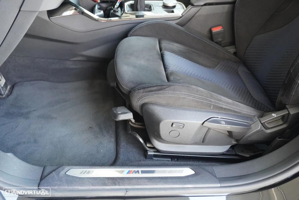 BMW 116 d Pack Desportivo M - 9