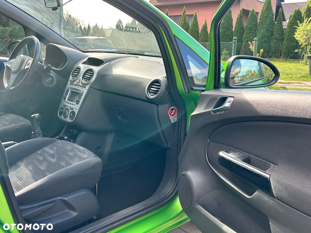 Opel Corsa 1.4 16V Color Edition - 26