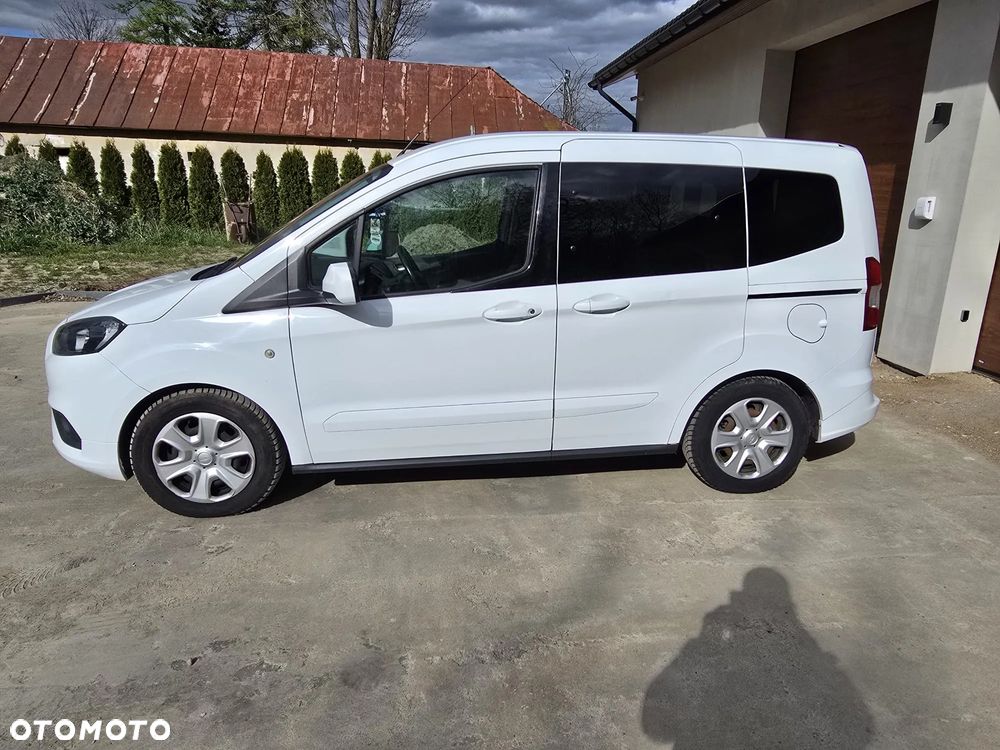 Ford Tourneo Courier 1.5 TDCi Titanium - 2