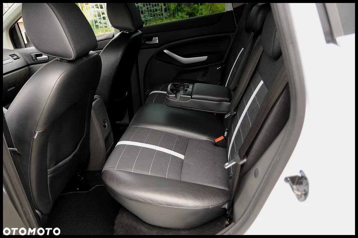 Ford Kuga 2.0 TDCi Titanium - 32