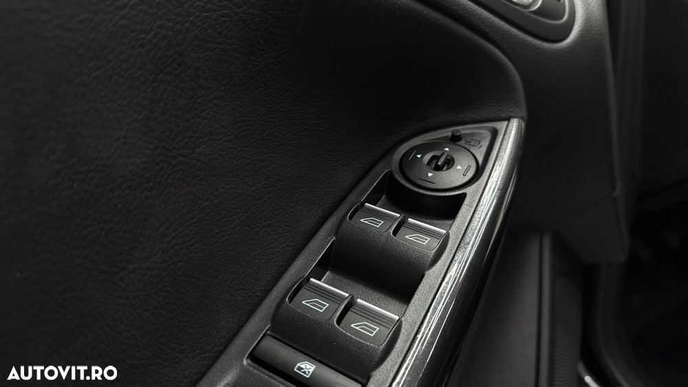 Ford Focus 1.0 EcoBoost Titanium - 28