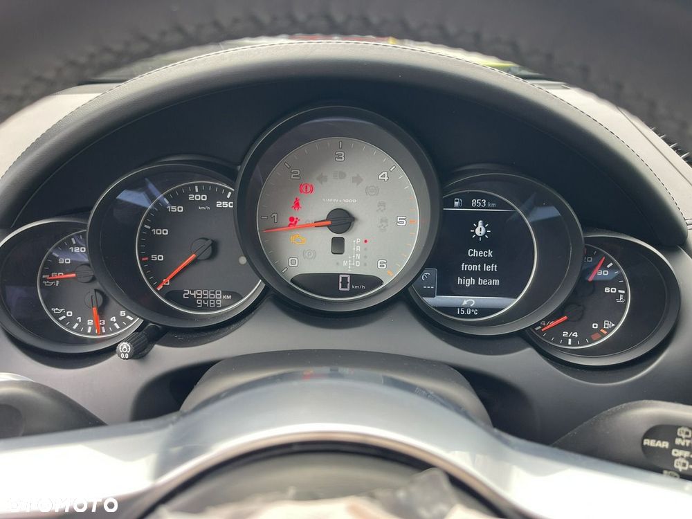 Porsche Cayenne S Diesel Platinum Edition - 10