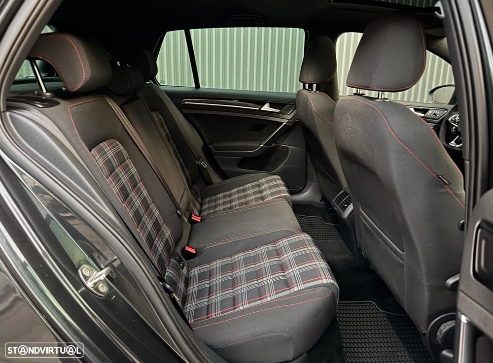 VW Golf 2.0 TSi GTi Performance - 17