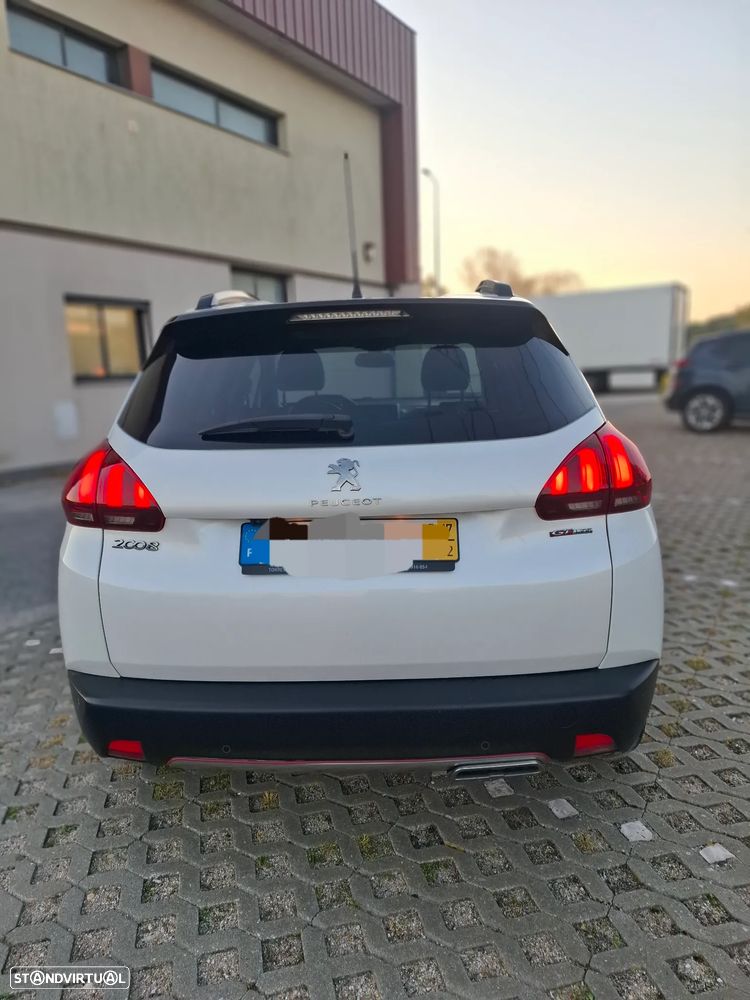 Peugeot 2008 1.6 BlueHDi GT Line - 3