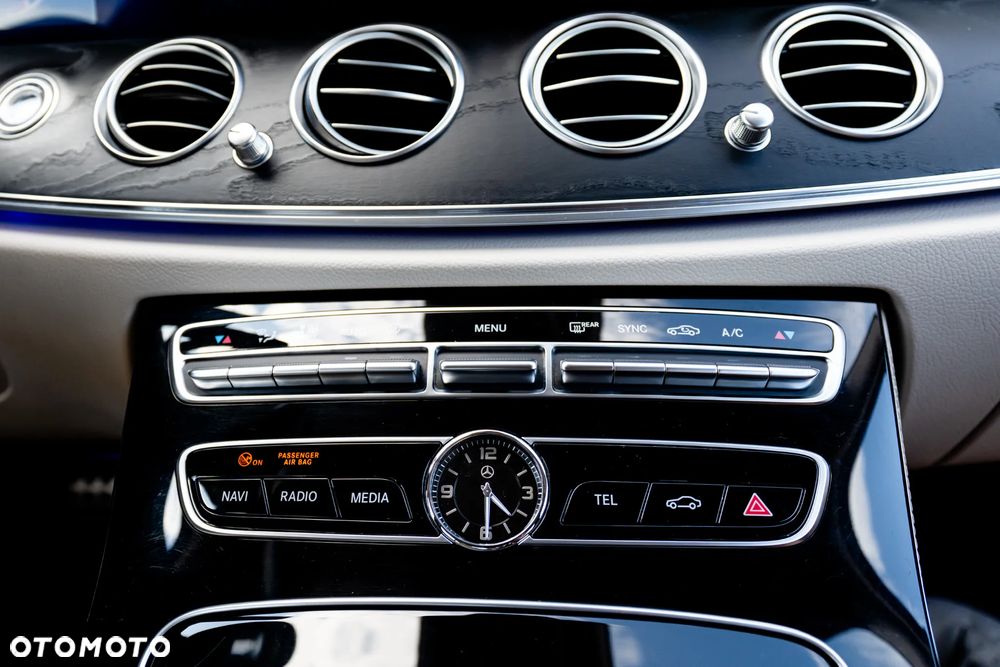 Mercedes-Benz Klasa E 220 d 9G-TRONIC - 33