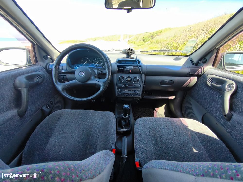 Opel Corsa 1.2 Swing - 4