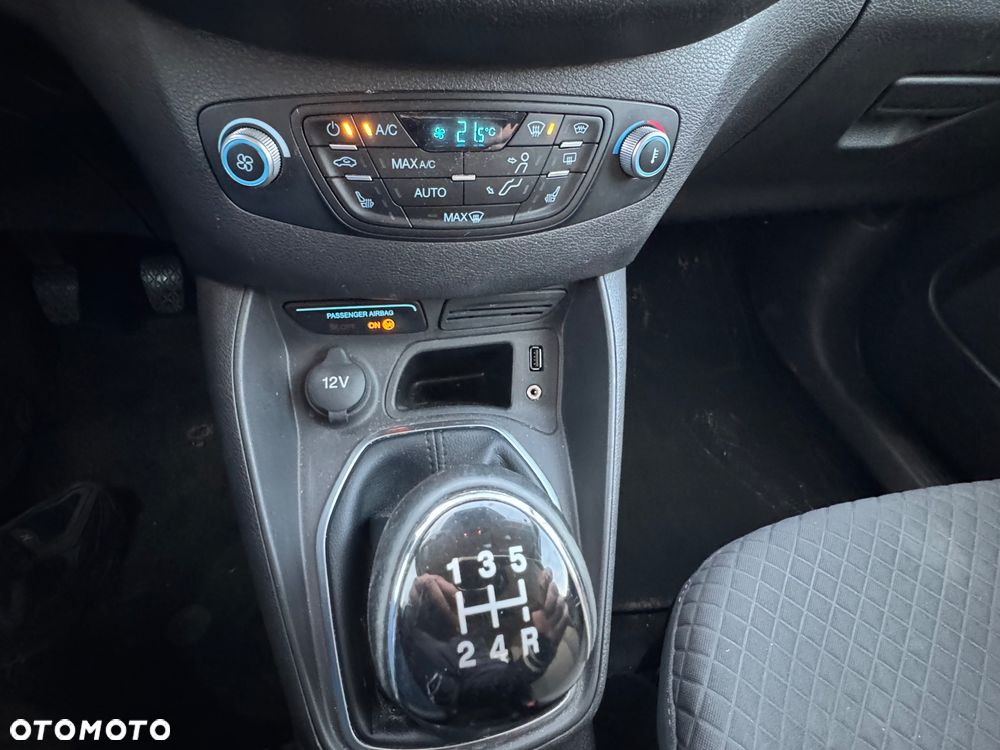 Ford Tourneo Courier 1.0 EcoBoost S&S Titanium - 16