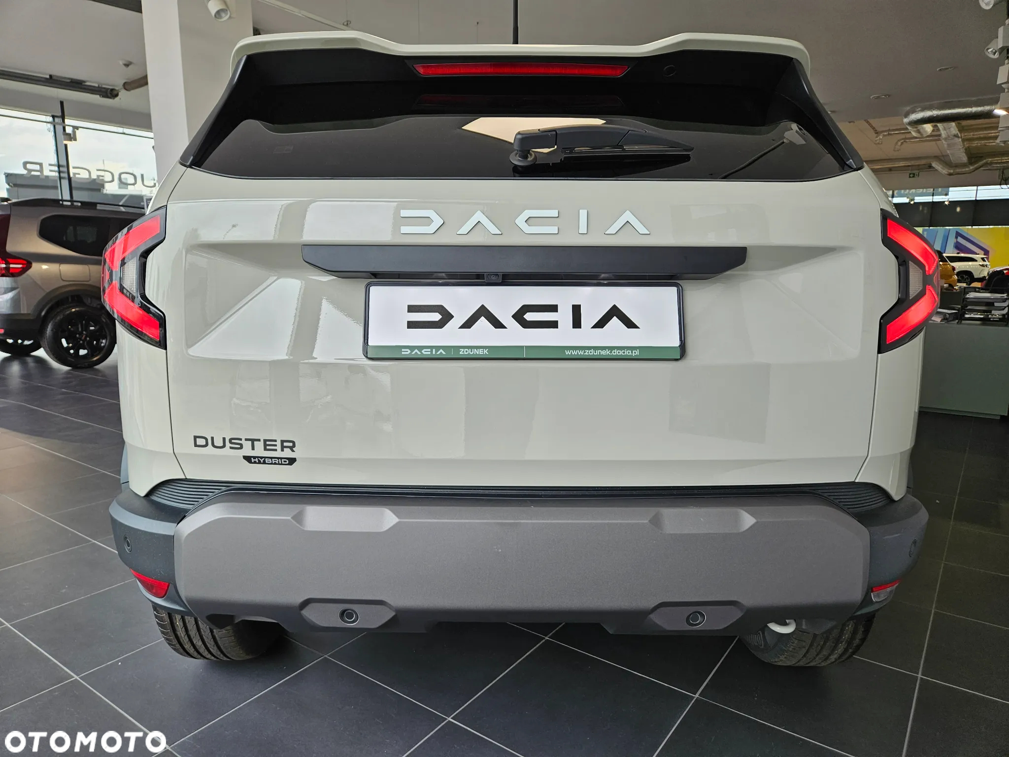 Dacia Duster 1.6 Full Hybrid 140 Journey MMT - 26