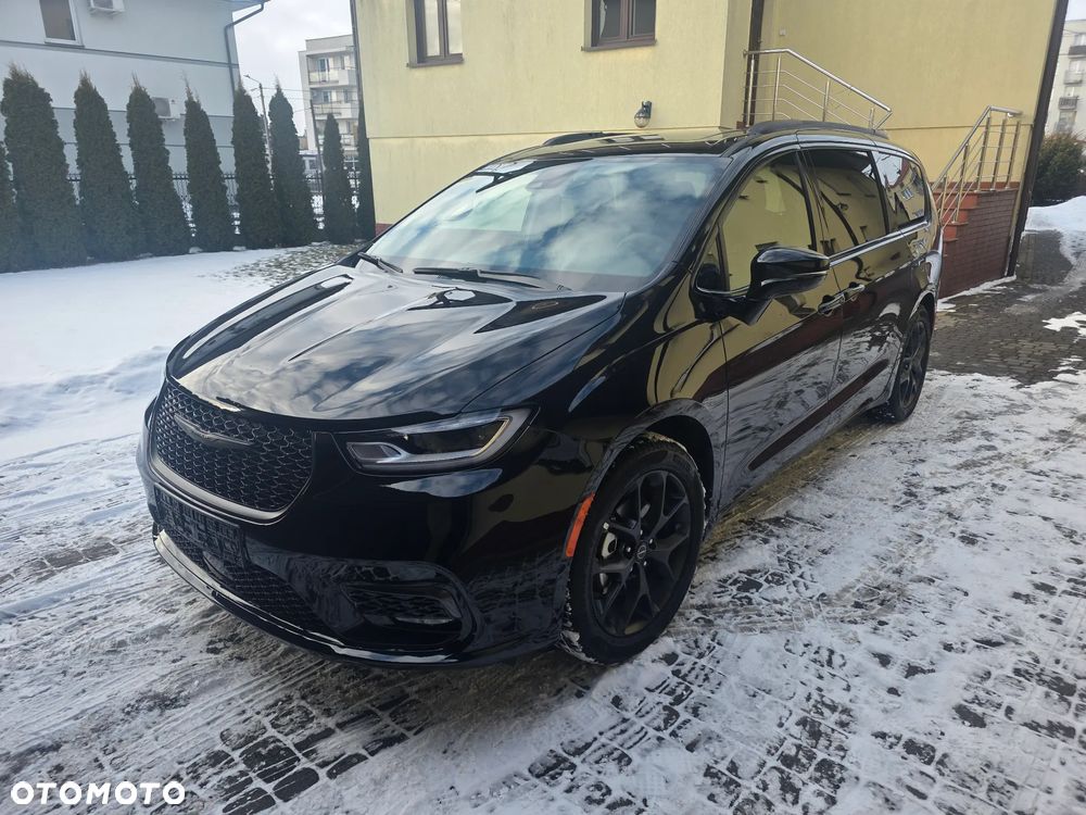 Chrysler Pacifica - 3