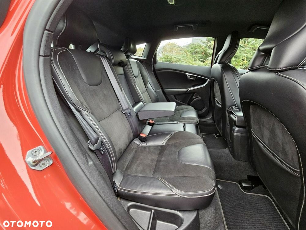 Volvo V40 D2 R-Design Momentum - 14