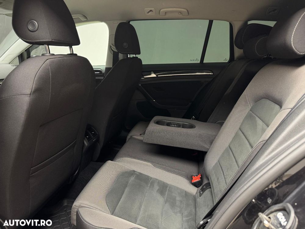 Volkswagen Golf - 18