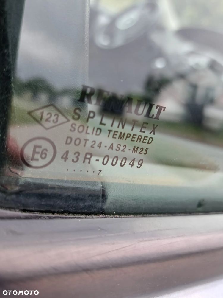 Renault Grand Scenic - 16