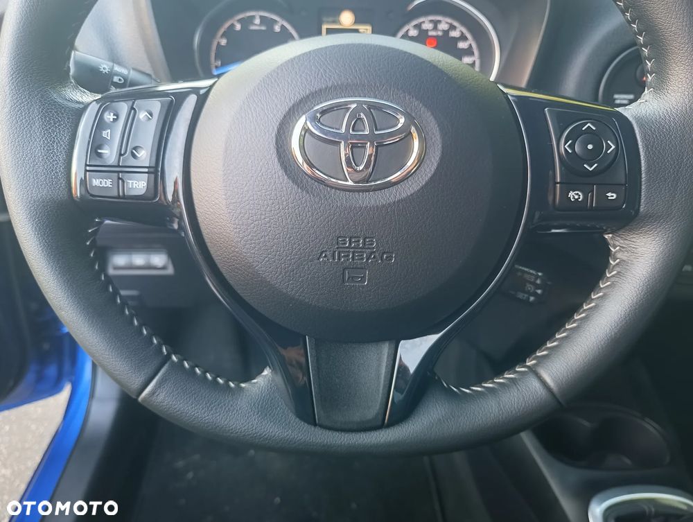 Toyota Yaris 1.5 Premium - 11