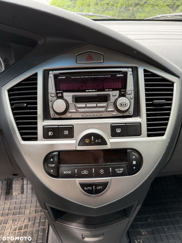 Kia Carens 2.0 EX - 15