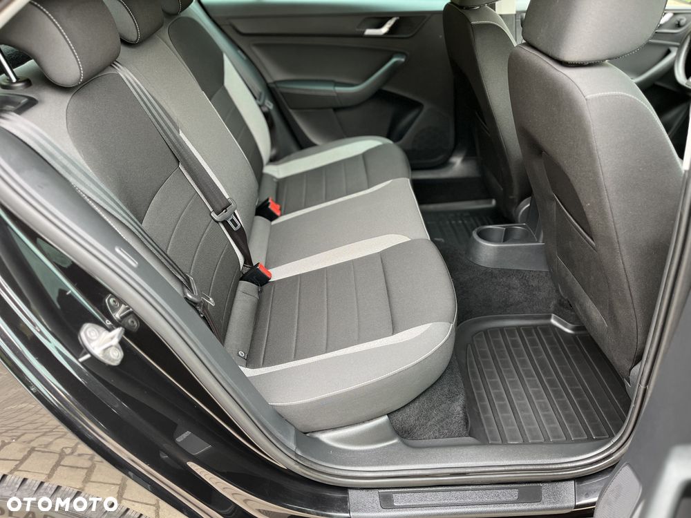 Skoda RAPID 1.2 TSI Ambition - 31
