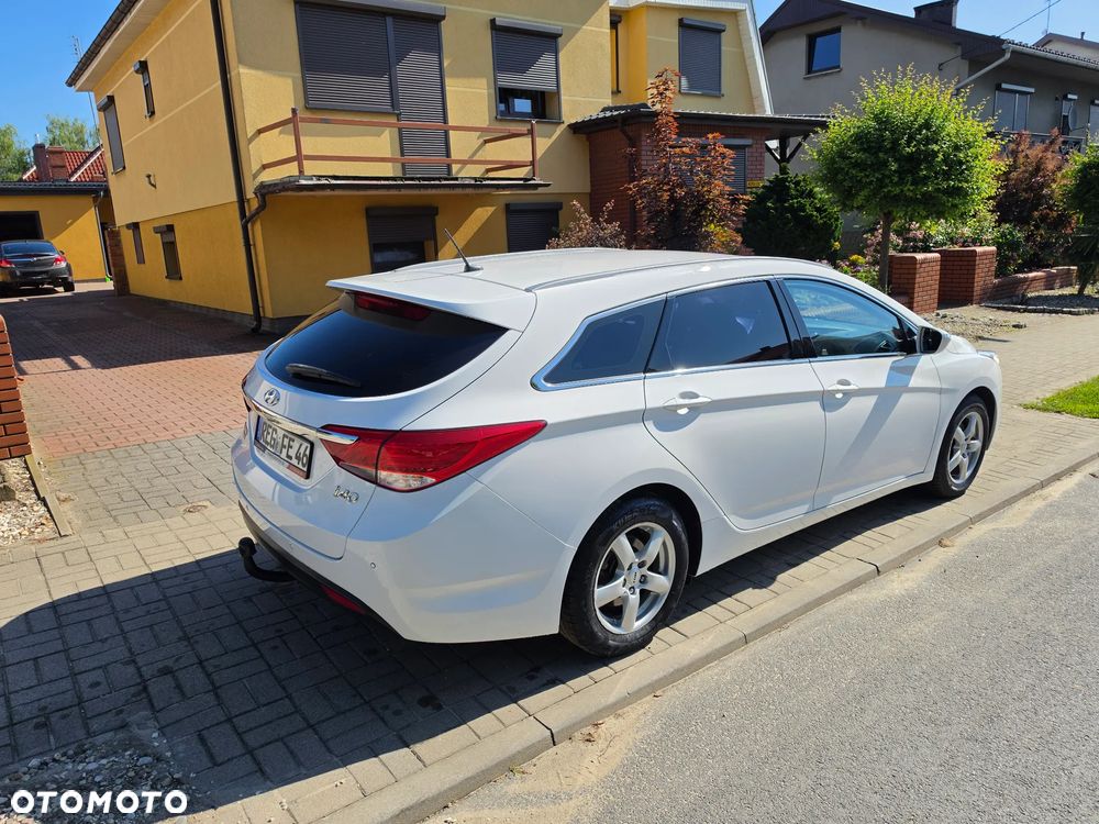 Hyundai i40 Kombi blue 1.6 Family+ - 3