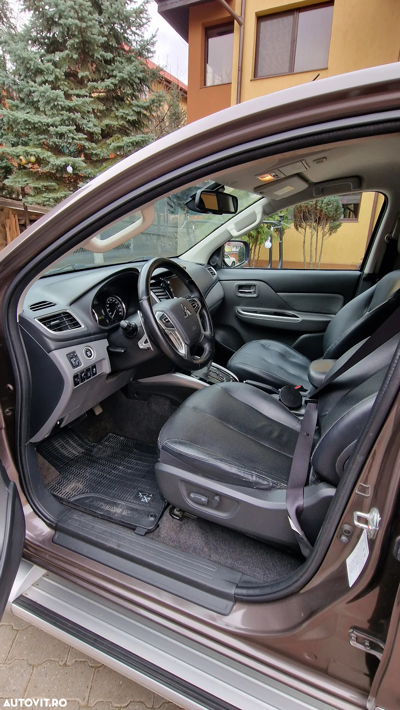 Mitsubishi L200 Double Cab 2.4 DI-D Intense Aut. - 5