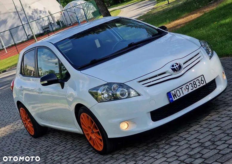Toyota Auris 1.6 Edition - 1