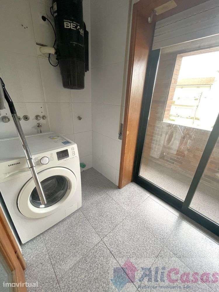 Excelente T2 C/suite, varandas e cozinha equipada- J/Continente - Grande imagem: 4/26