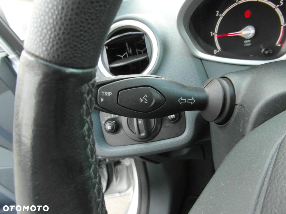 Ford Fiesta 1.25 Celebration - 27