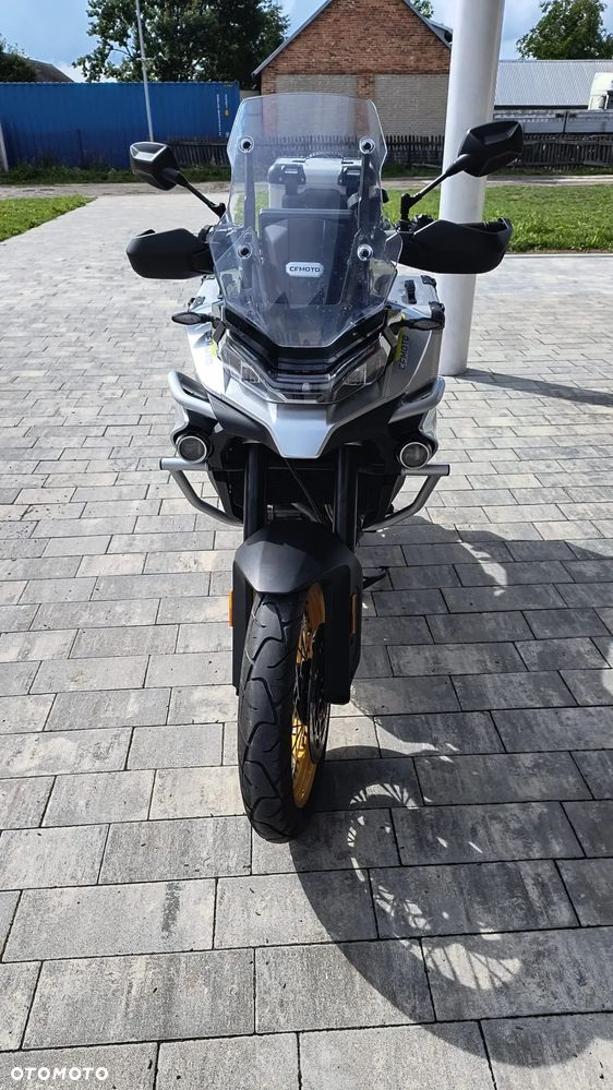 CFMoto 800MT Touring - 3