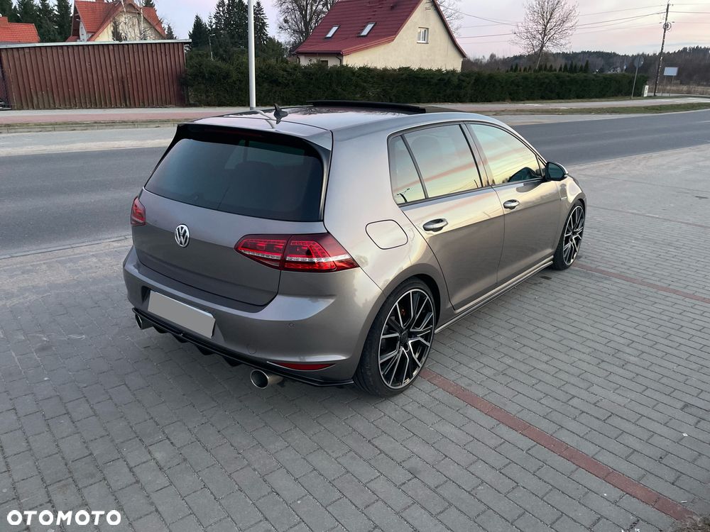 Volkswagen Golf - 4