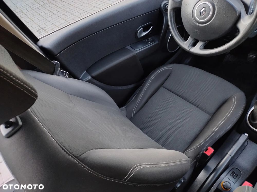Renault Clio 1.2 16V 75 Dynamique - 28