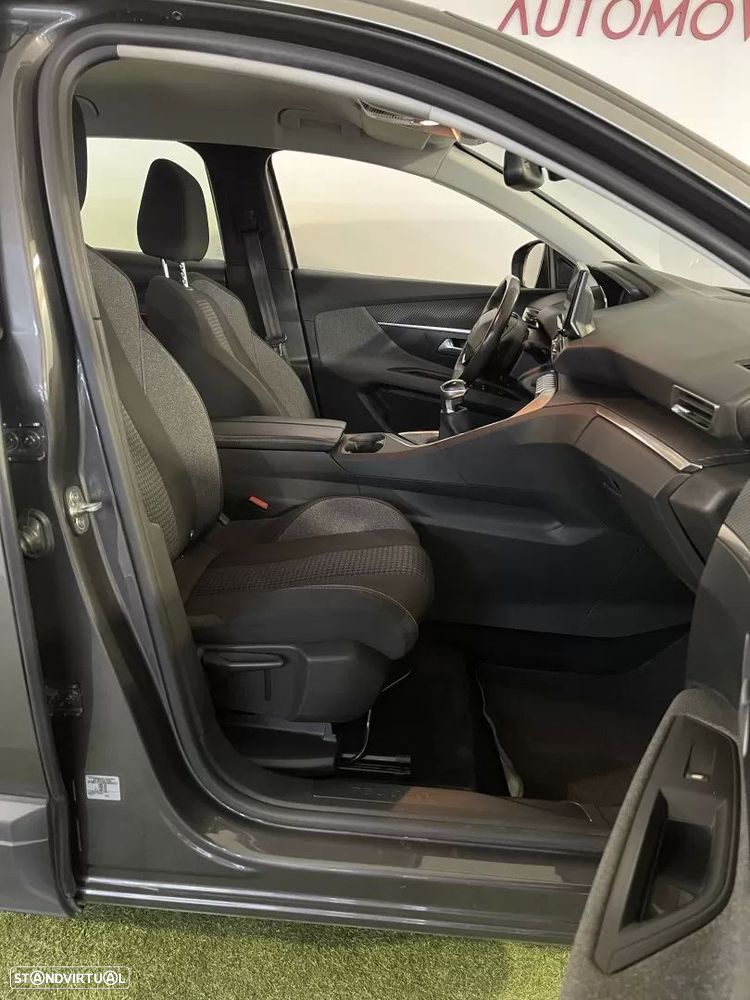 Peugeot 3008 1.5 BlueHDi Active Pack — fotografia 16